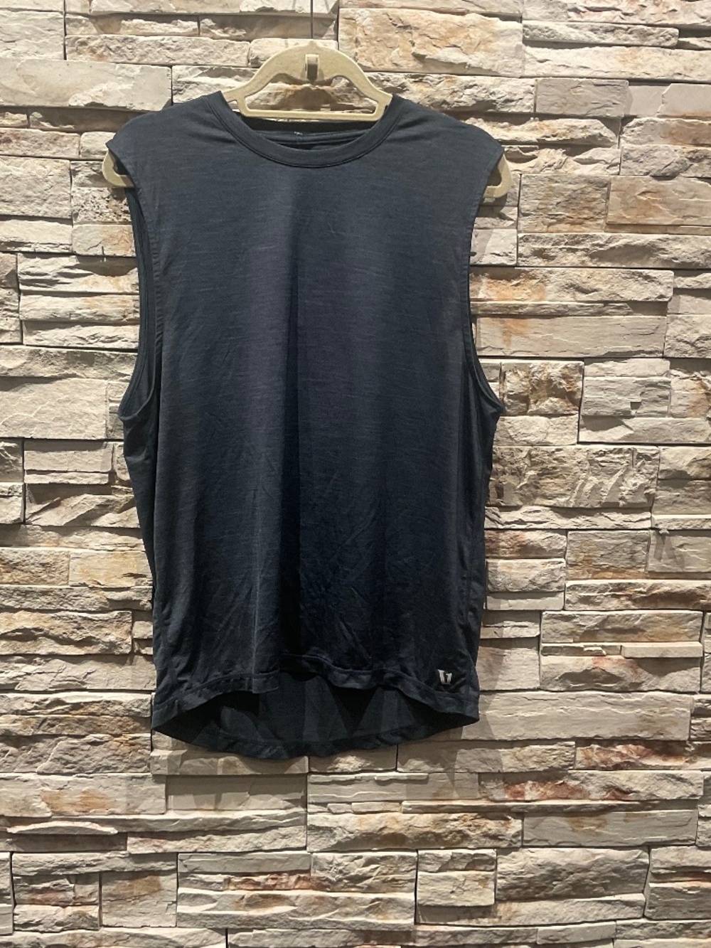 Vuori  Men’s Zephyr Muscle Tee , Color  Dark Heather  Blue/ Gray , Size M